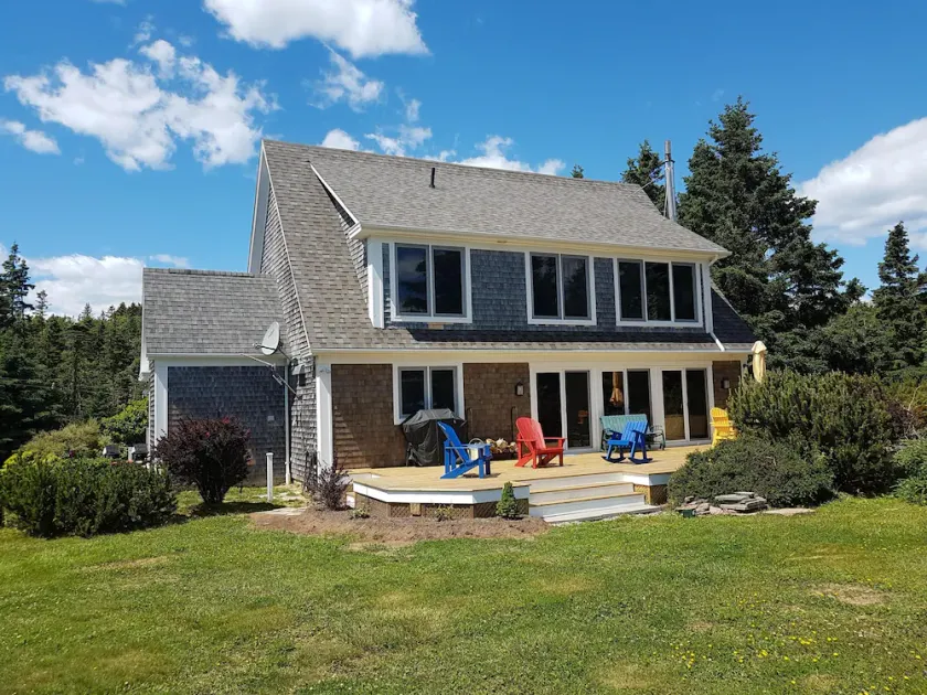 Appartato Retreat Oceanfront con Guest House - Image 1