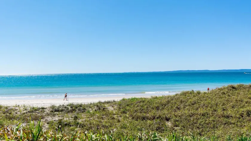 Walk to Surf Beach - Image 1