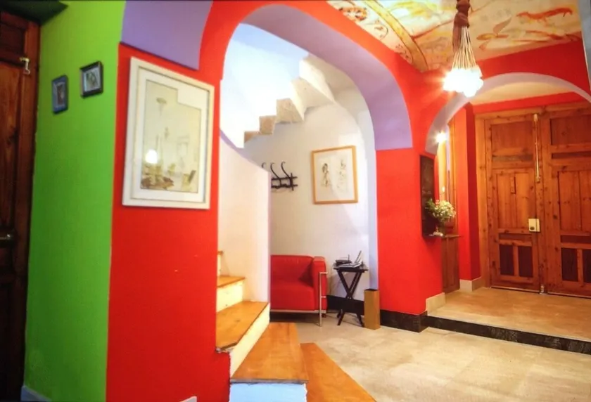 WONDERFUL FULLY RENOVATED TOWN HOUSE PERFECT LOCATION IN THE OLD TOWN NEAR BEACH - Image 1