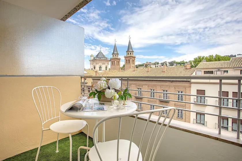 Genteel Home Amira - Image 1