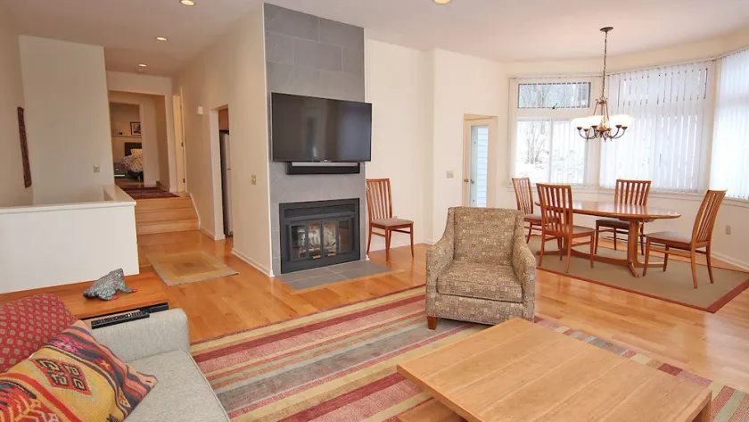 Élégant 4 BR condo à Lenox, MA- complètement nouveau- 3 min de Tanglewood - Image 1