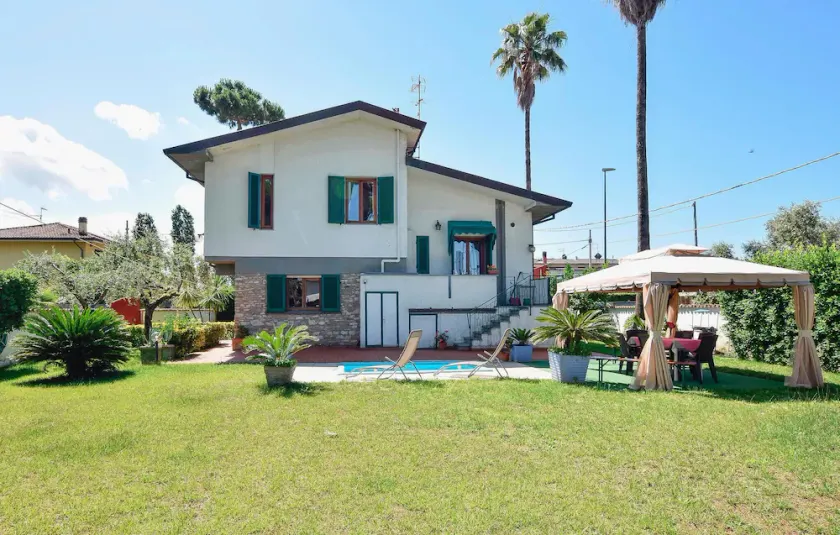 Schönes Haus mit 3 Schlafzimmern in Lido di Camaiore - Image 1