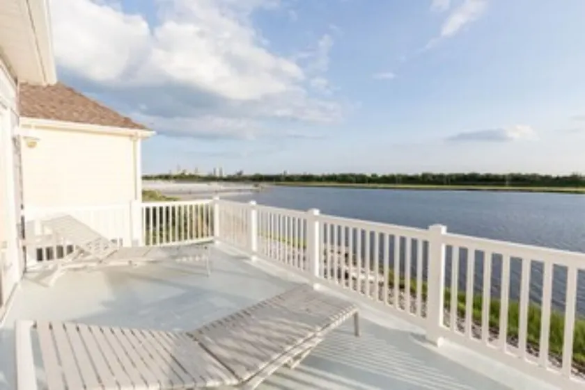 Charming Bay View Home ~ Perfect For A Getaway! - Image 1