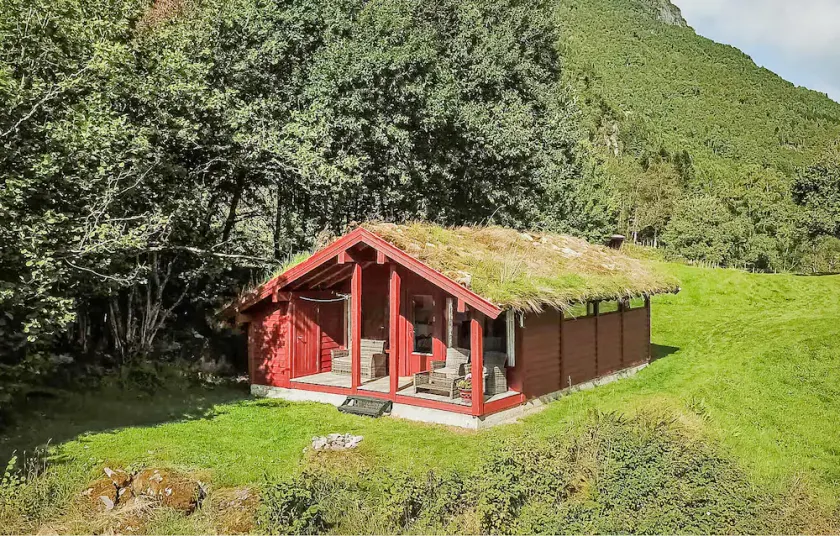 Gorgeous home in Olden with house a mountain view - Image 1