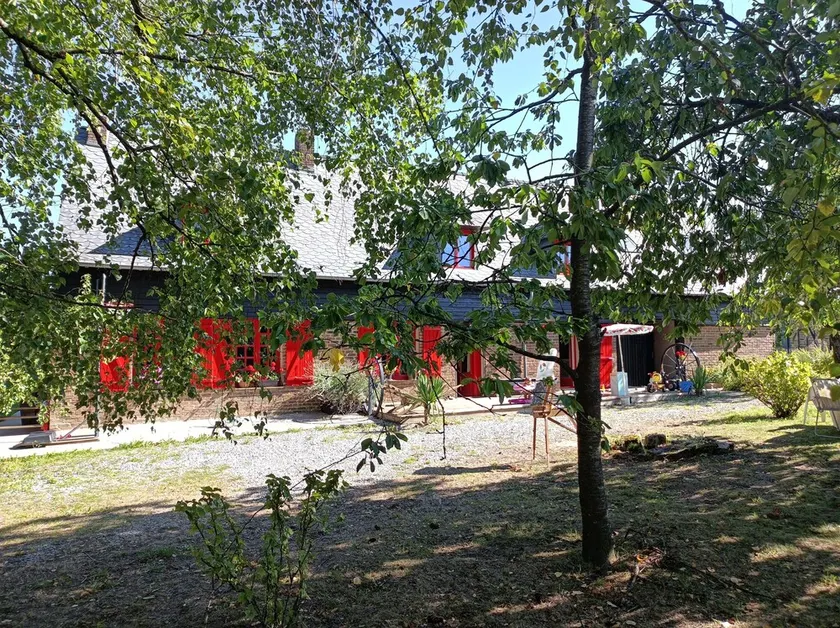 Spacious 1819 farmhouse for 15 people, 250 m from Ardennai forest - Image 1