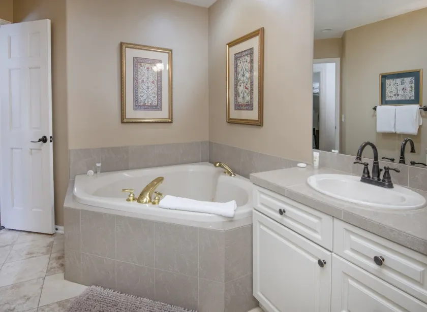5025 Main Gore Place Condo - Image 1