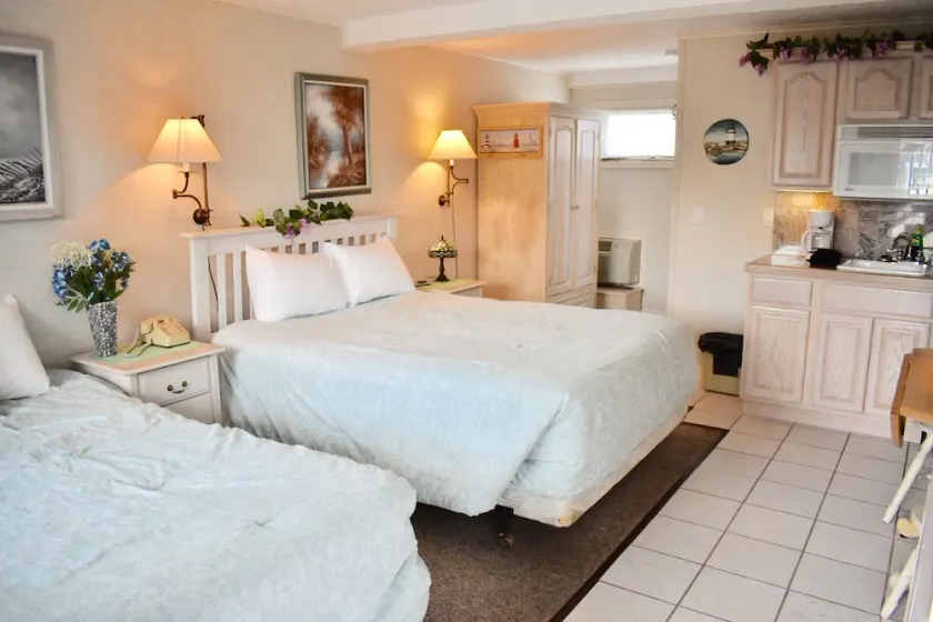 Steps from Wells Beach, Bellevue by the Sea is perfect for your Maine vacation - Image 1