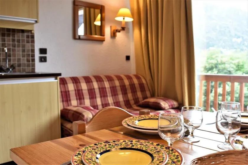 250m from ski slopes, 2nd floor, balcony, 28m², Méribel - Image 1