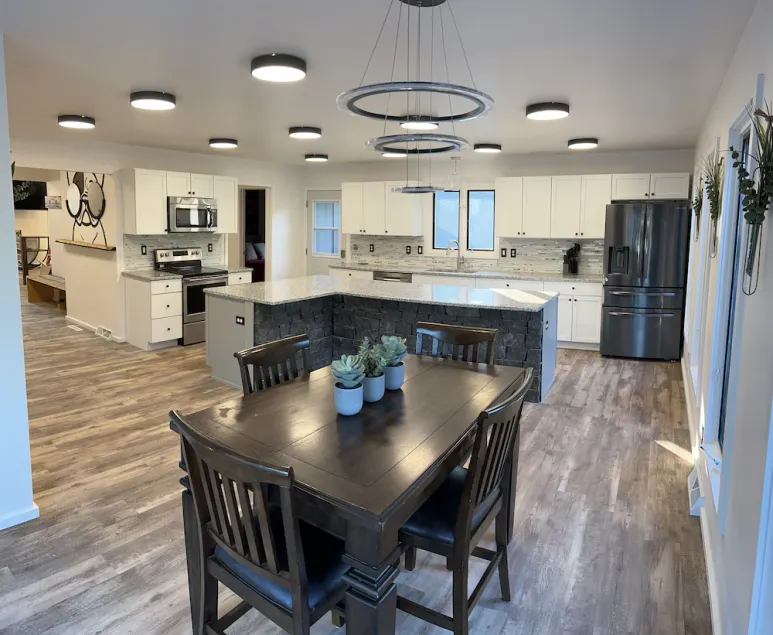 Newly Renovated 5-Bedroom Home Near Lambeau Field with indoor pool. - Image 1