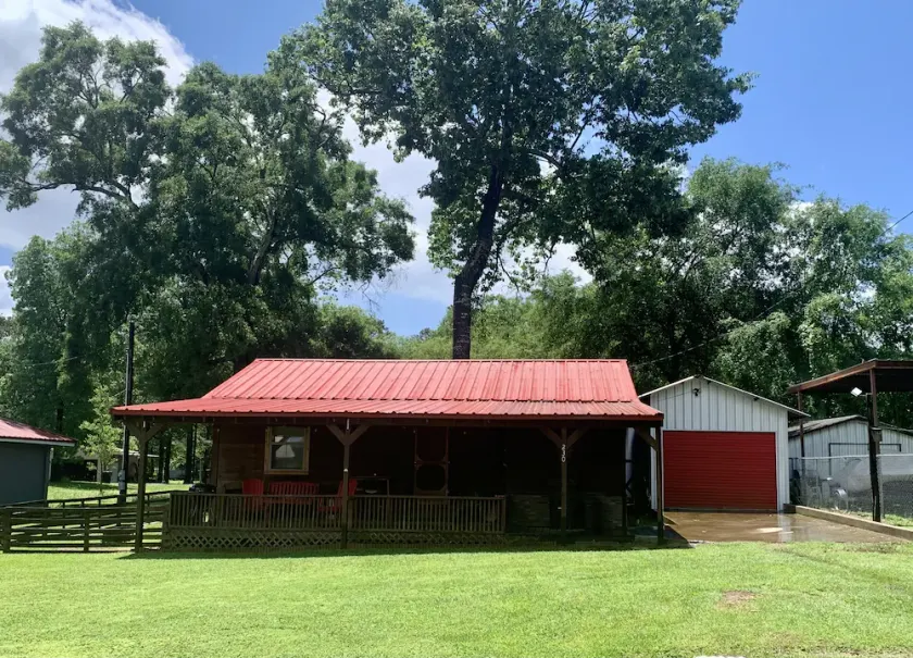 We invite you to come stay at the Rayburn Retreat on Sam Rayburn Reservoir - Image 1