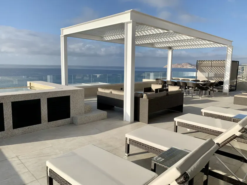 Spectacular 3 Bedroom OceanFront PH Condo with terrace and panoramic ocean views - Image 1
