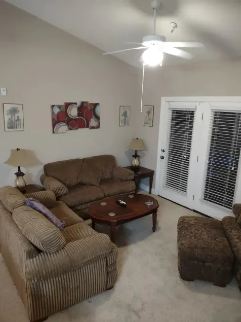 Classic Comfortable Condo, 3/2, Wifi, Pool, Location, OWA, Sports-plex, Shopping - Image 1