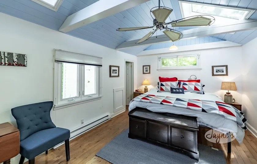 5 Bed Cottage & 2 Bunkies! Boathouse Rooftop Deck with Sunsets! - Image 1