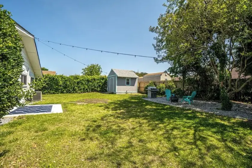 Cozy Bay Cottage private yard blocks from beach! - Image 1