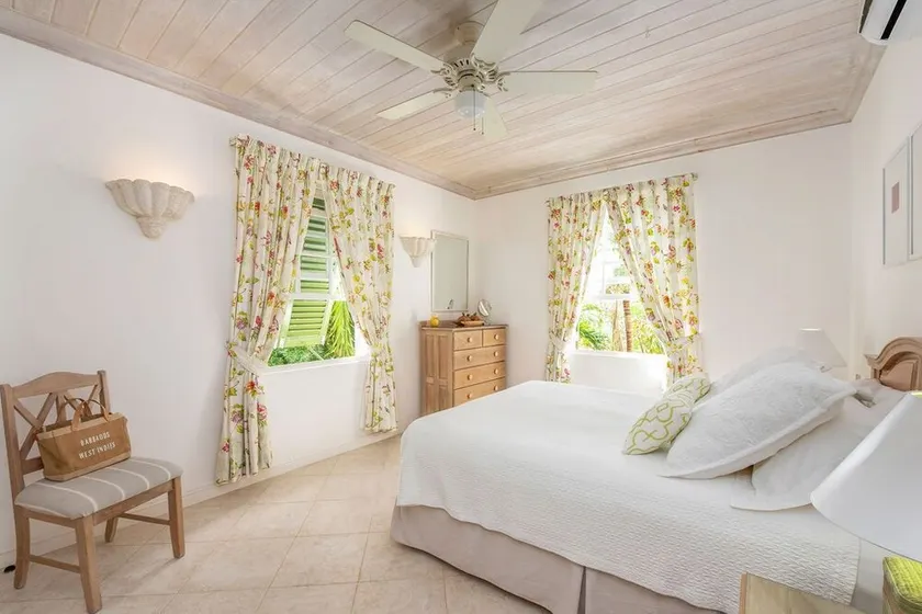 Wonderful Sea views and 90 seconds from the beach - Image 1