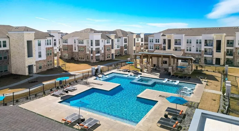 Landing Furnished Apartments - Red Oak - Image 1