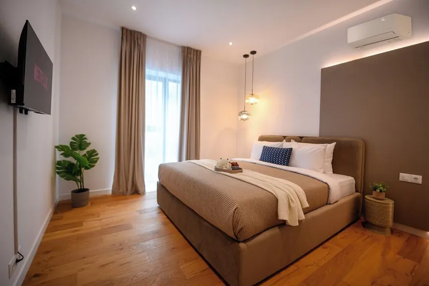 ONE Cotroceni Park Apartments - Image 1