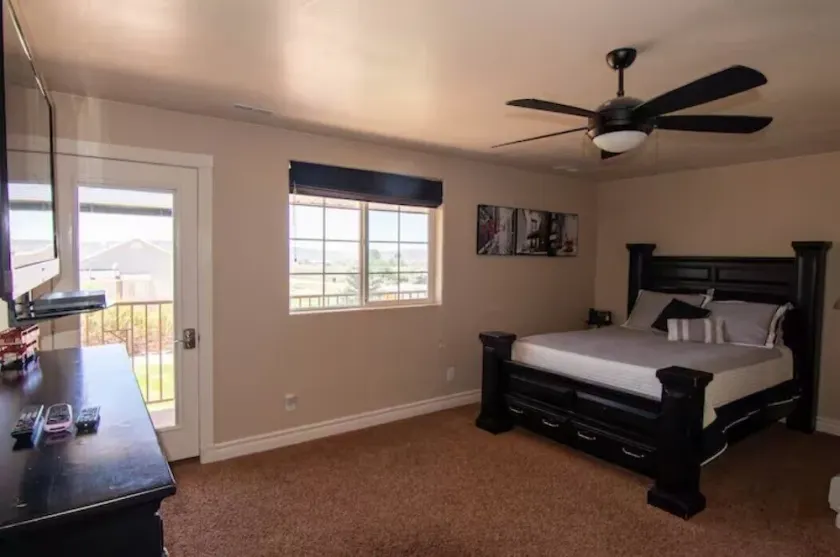 TACIT SHADOW - \"Escape\" Two Bedroom Suite w/ Balcony - Sleeps 9 Guests in Beds - Image 1