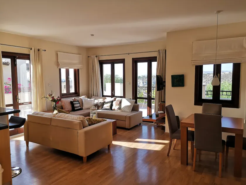 apartamento para 4 personas con amplio salón, cocina abierta, gran terraza - Image 1