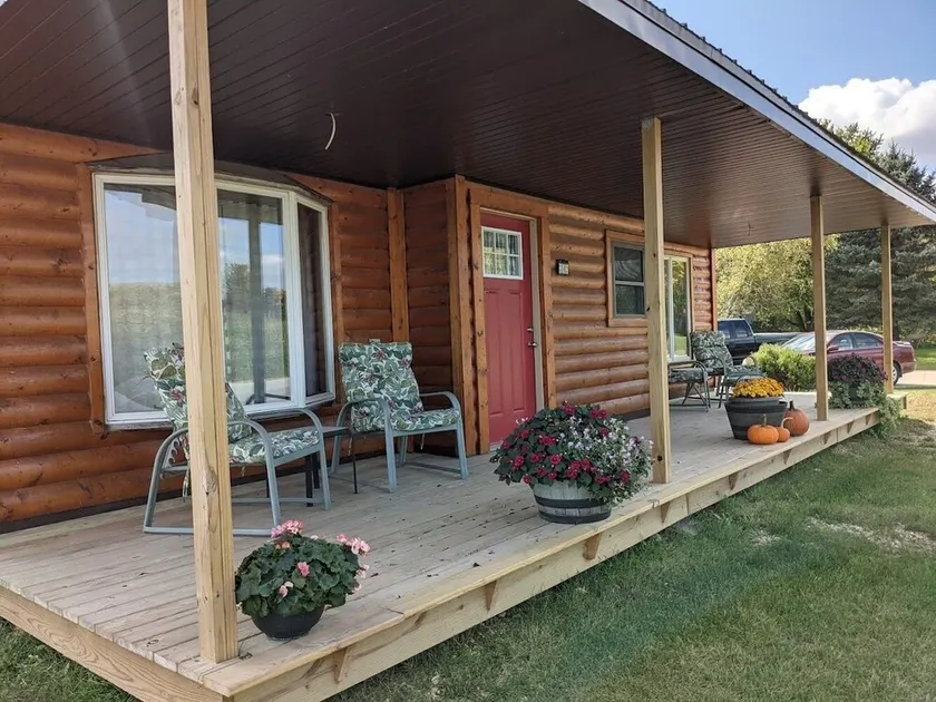 Country Cottage - Image 1