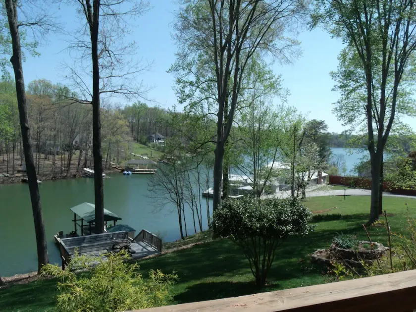 No Wake Cove, drei Kajaks, schnelles Wifi, 2 King 2 Queen 2 Kids Bungalows, Game Rm - Image 1