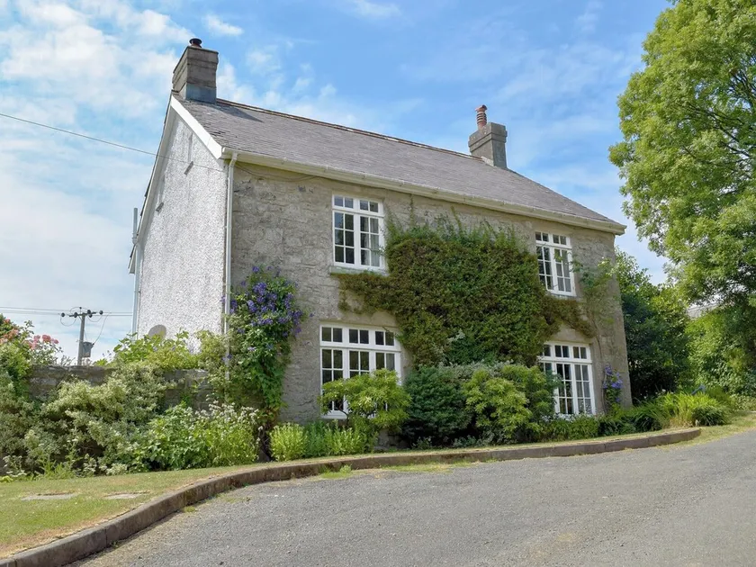 4 bedroom accommodation in Wolfscastle, near Haverfordwest - Image 1