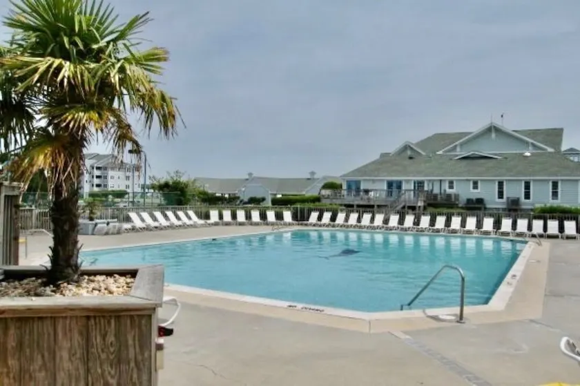 LOOK Luxury Pirates Cove OBX Penthouse 3/2 Home near Beach & Free 25' Boatslip - Image 1