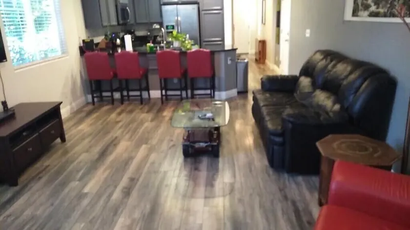 Modern 3 bedroom home in great location - Image 1