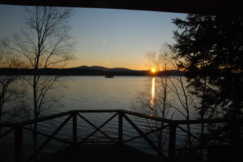 Rummelig Waterfront 4 Season Home på smukke Lake Winnisquam - Image 1