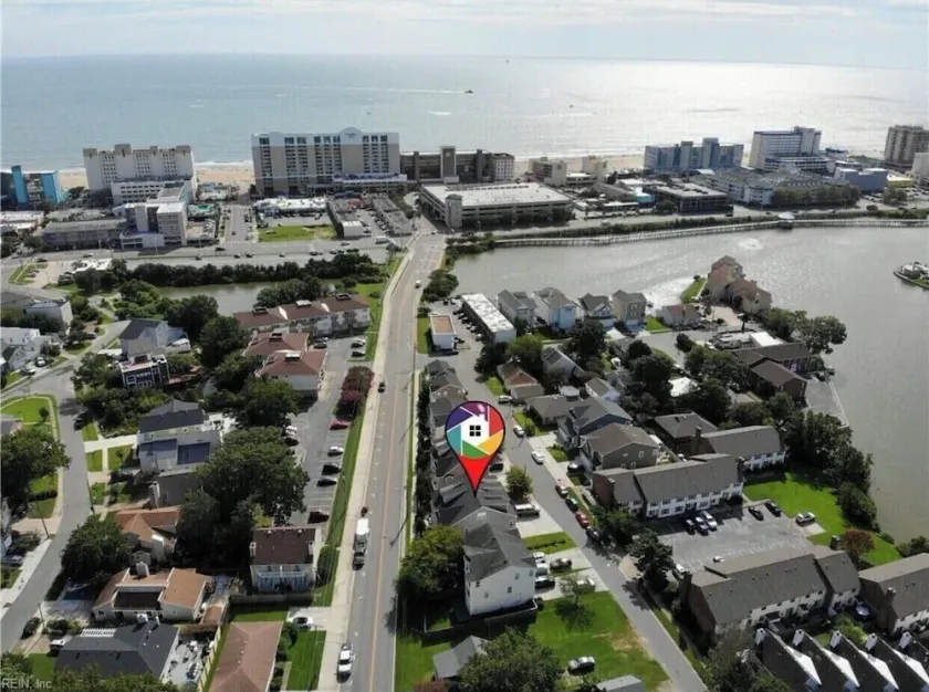 Beach Home - 5 Minutes /2 Blocks Walk To Virginia Beach Oceanfront & Boardwalks. - Image 1