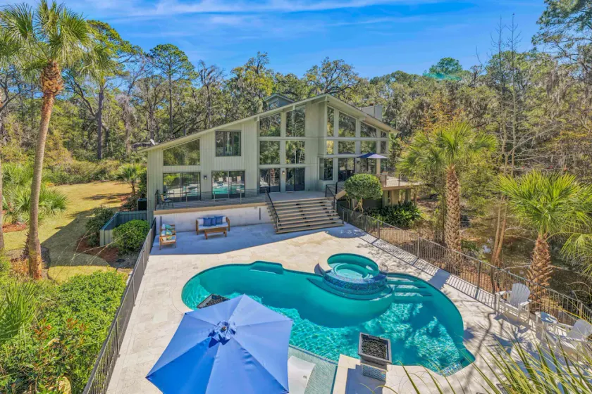 30 Plantation Dr @ Sea Pines | Fantastic Pool & Spa | Golf, Pickleball & Tennis - Image 1