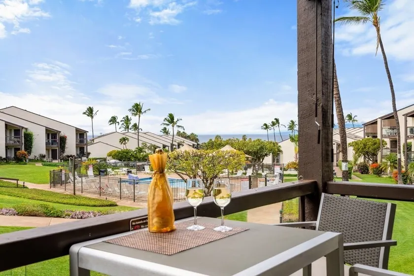Hale Kamaole 243 - Chic Ocean View Suite - Image 1