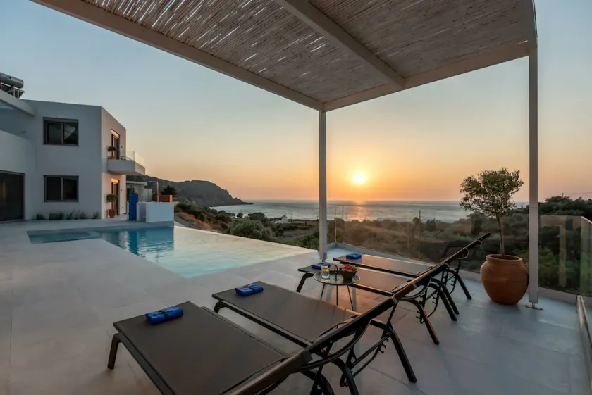 Magnificent Brand New Villa in Sfinari - Image 1