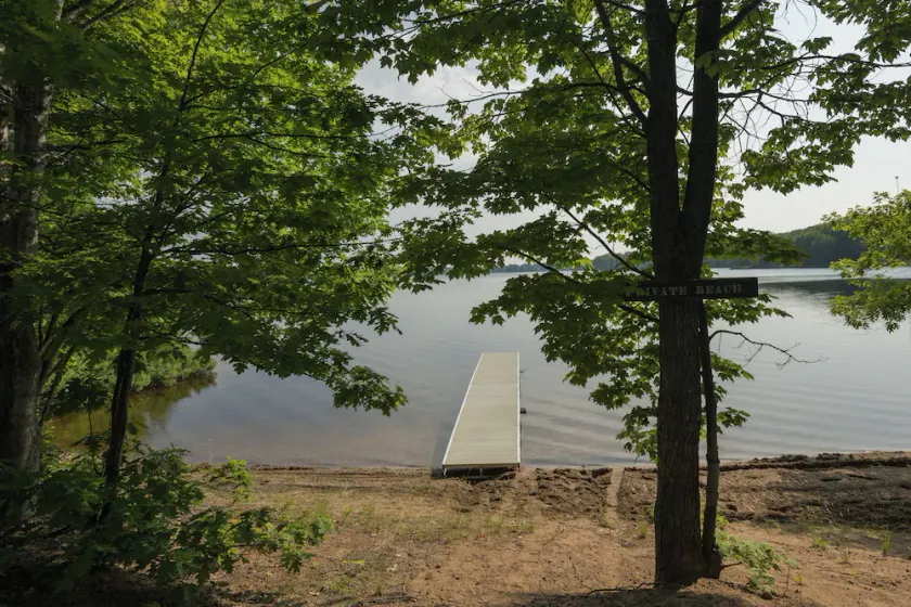 Waterfront sandy beach access - Image 1
