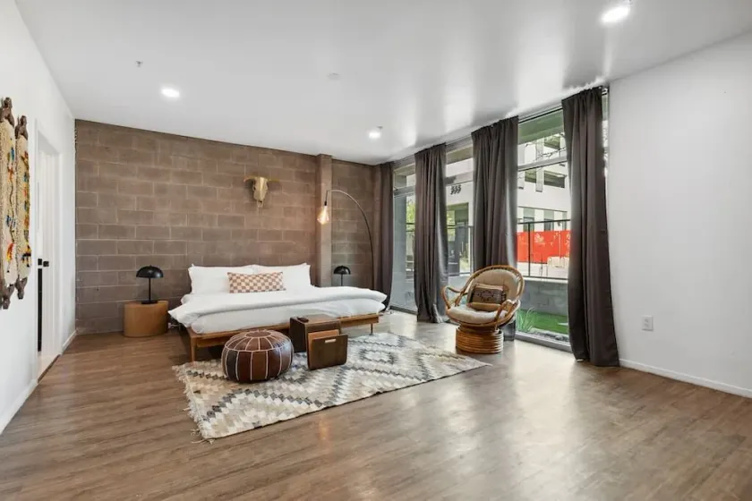 TP12 - Mars Studio Apartment with Pool! - Image 1