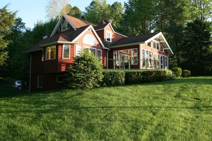 Familienurlaub in diesem charmanten Ferienhaus am 600 ft See - Image 1