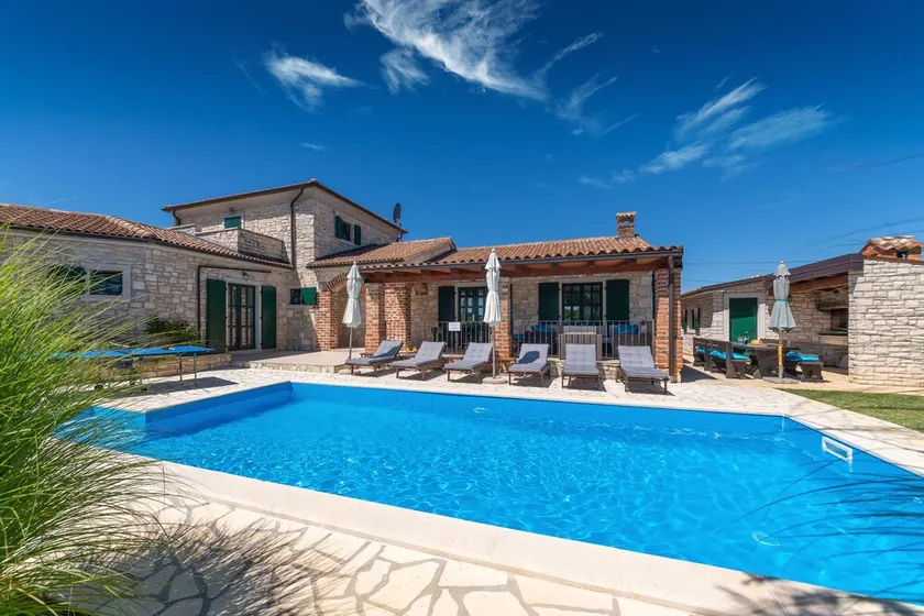 Villa with pool, 8 persons, quiet location, well-kept garden plot - Image 1
