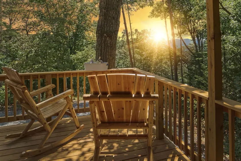 Hugging Cubs Hideaway Cabin 4 BR 3 BA Private Jacuzzi  Sauna - Image 1