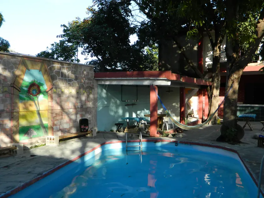 Camera privata nel centro, con piscina - Image 1