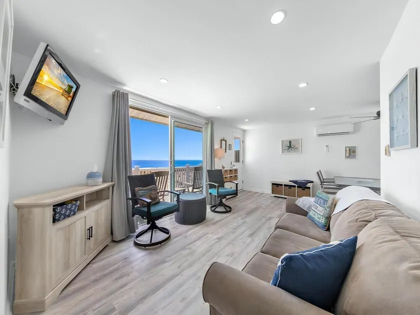 IMMACULATE BEACH FRONT 2ND FLOOR UNIT - Image 1