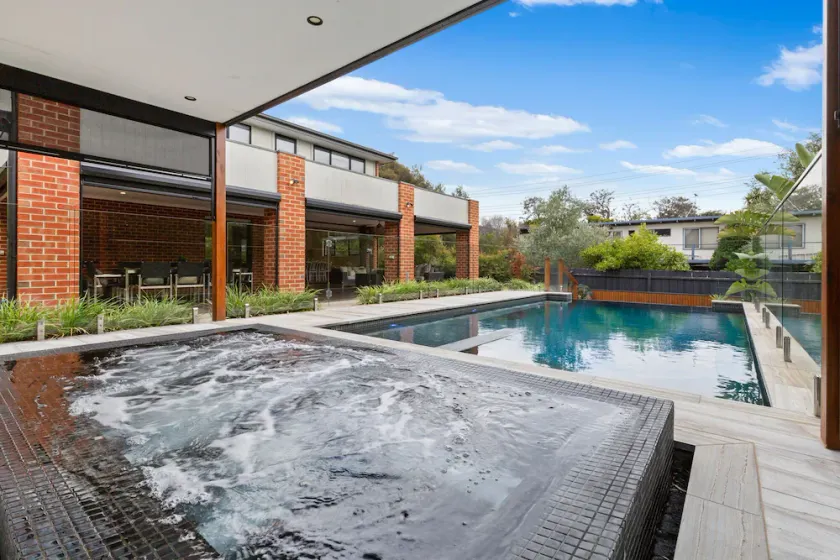 St Tropez - Tranquil Blairgowrie Escape - Image 1