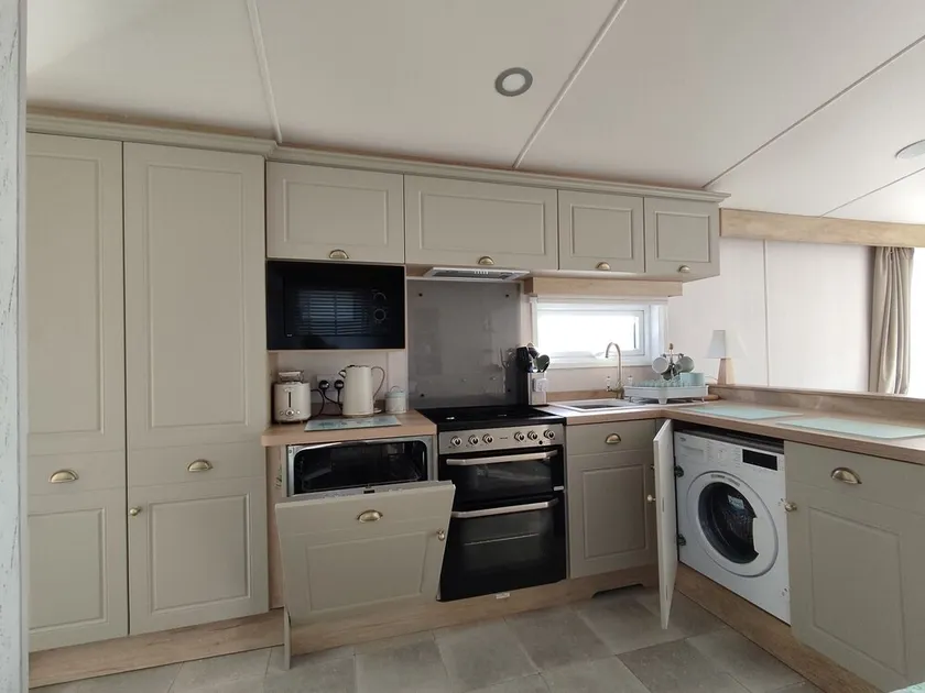 Poole Harbour View Lodge at Rockley Park - Image 1