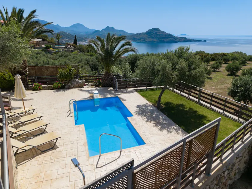 Souda Bay Cottage - Image 1