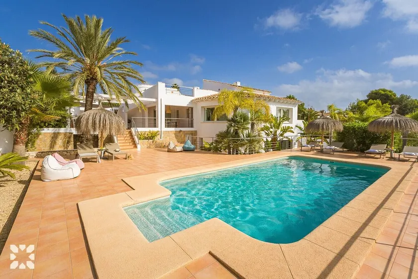Villa Thalassa by Abahana Villas - Image 1
