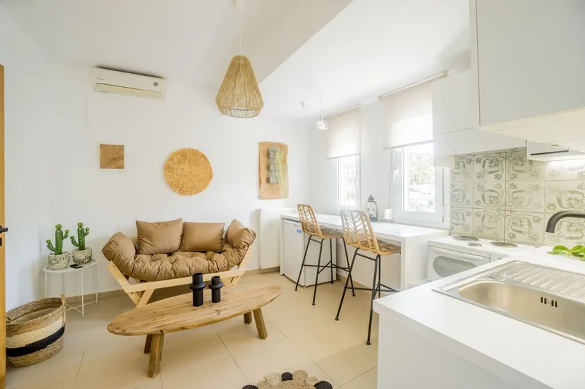 The ultimate urban beach vibe - Image 1