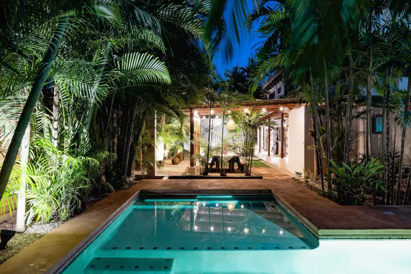 Cafe Playa Negra Hotel - Image 1