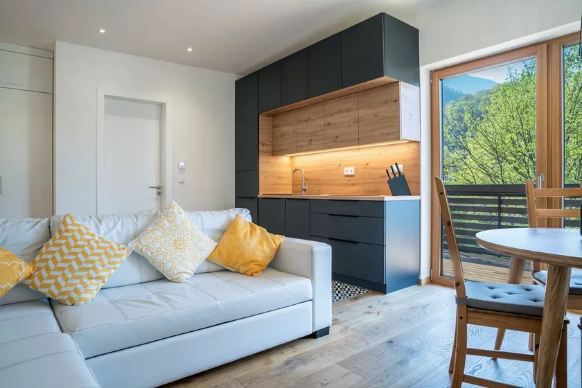 Apartamento 'Pension Grasser' com vista para a montanha, terraço privado e Wi-Fi - Image 1