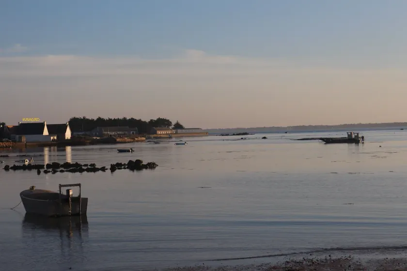 \"Babord\" PRETTY apartment with sea view and access to the BOUT DU MONDE - Image 1