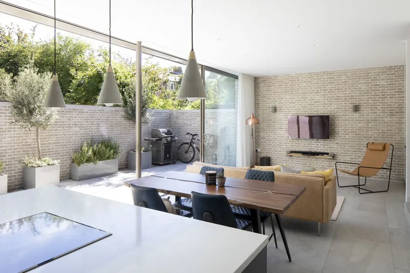 Stylish Modern London House. Extremely Private and Safe. - Image 1