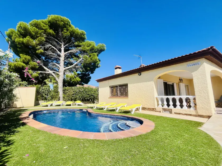 Villa Esperanza 4bedroom villa with air-conditioning & private swimming pool - Image 1